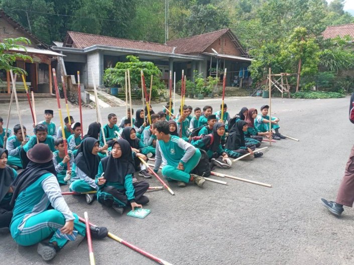 Penempuhan Pramuka SMP Islam Ar Rahman